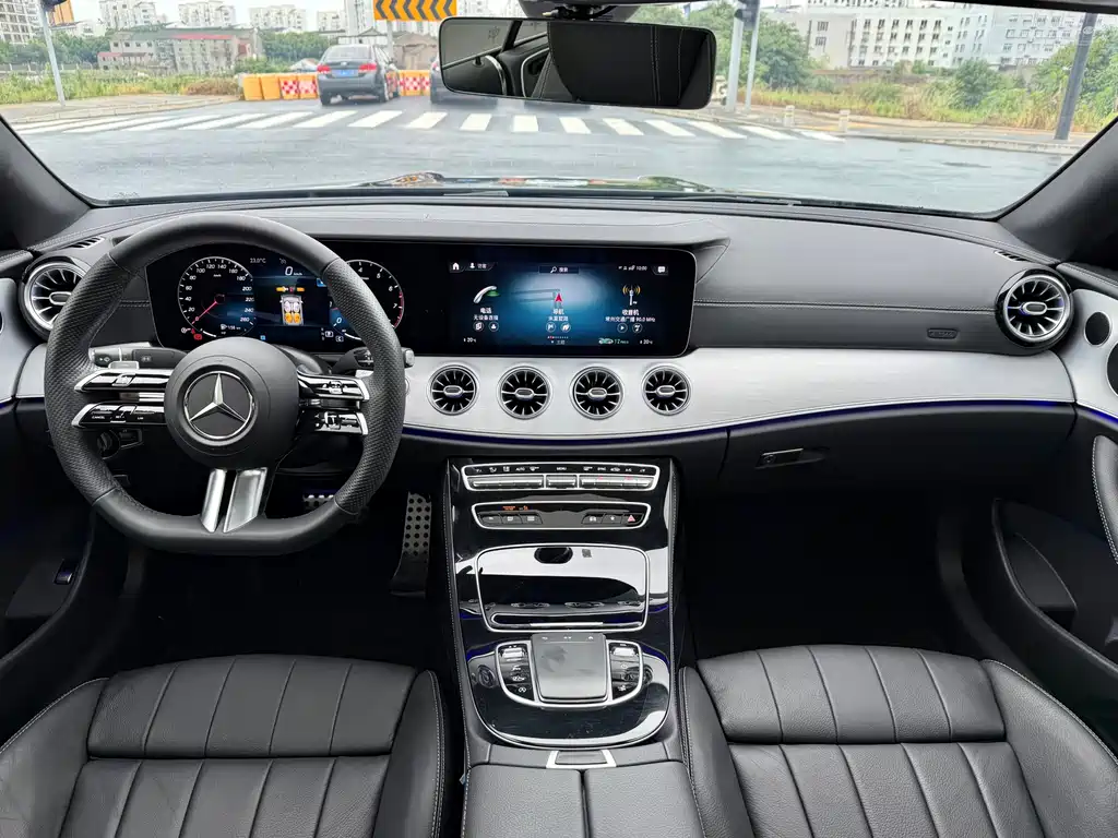Mercedes-Benz E-Class 2023 — фото 13