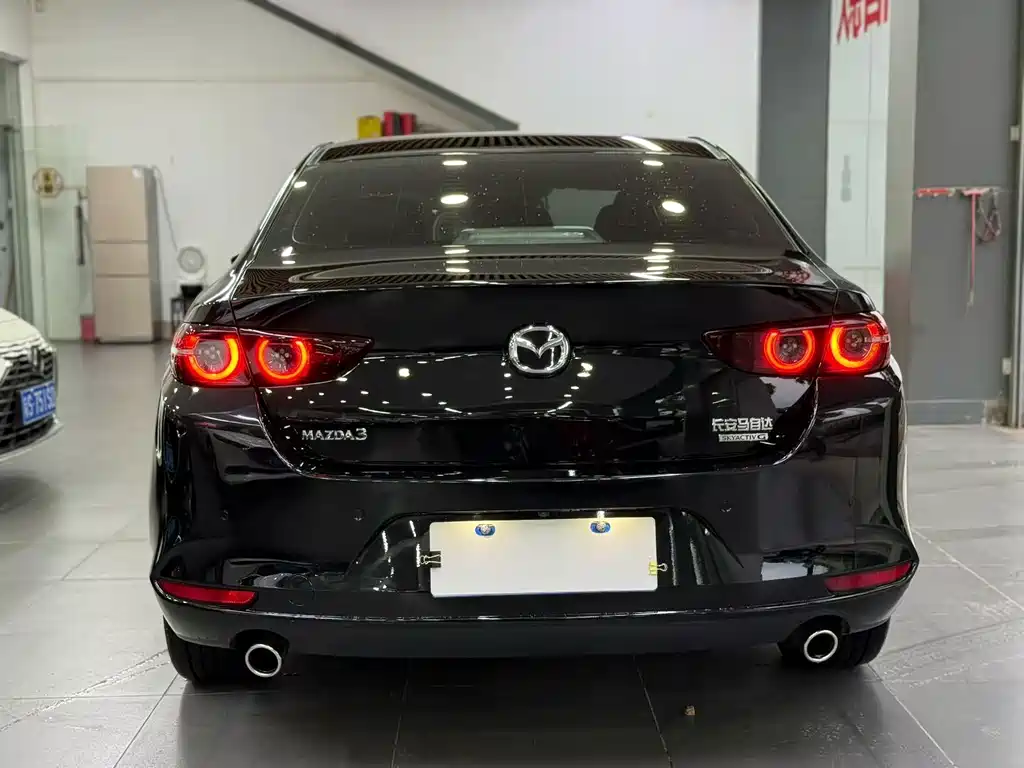 Mazda 3 Axela 2024