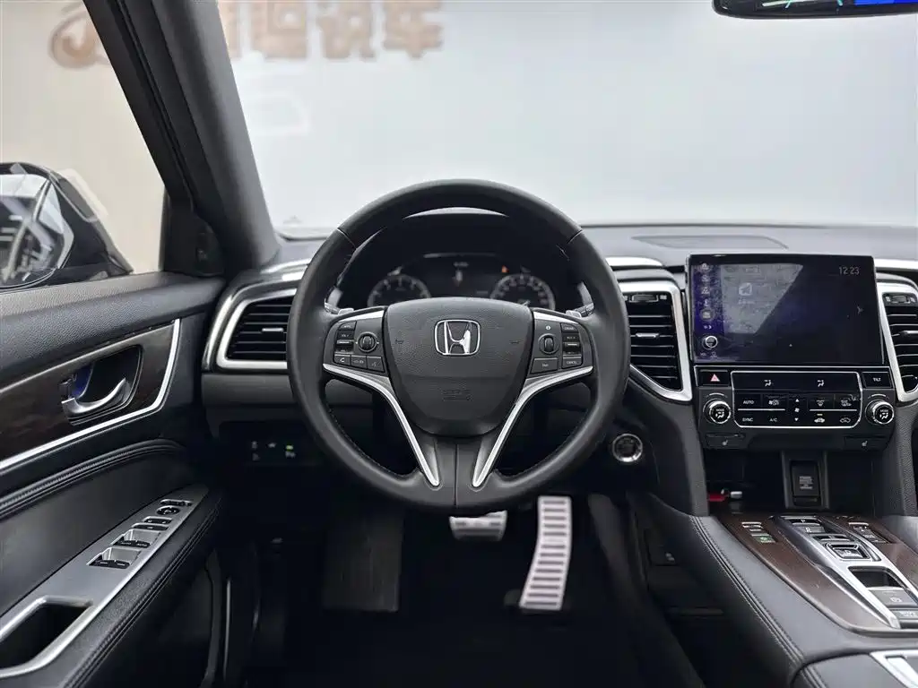 Honda UR-V 2017 — фото 9