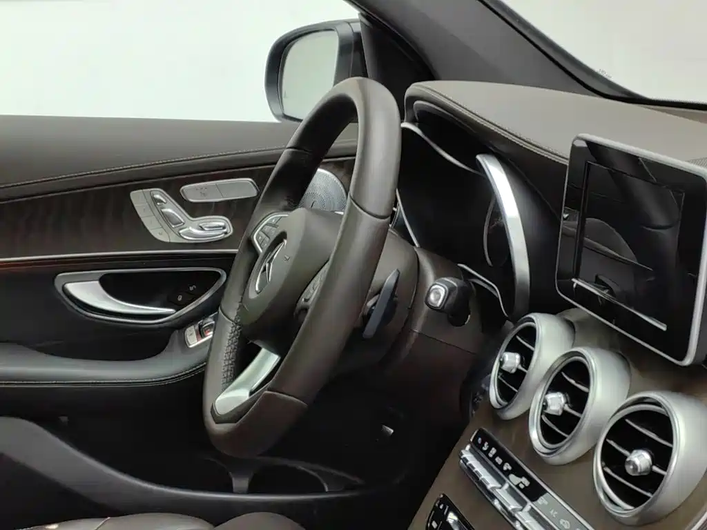 Mercedes-Benz GLC 2016 — фото 22