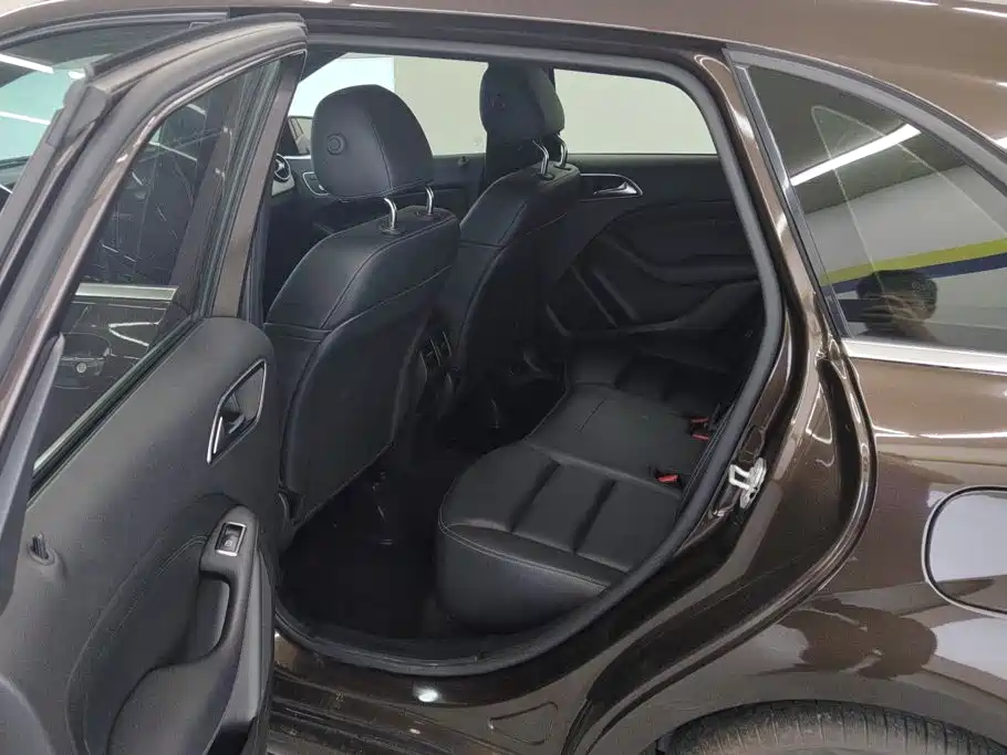 Mercedes-Benz B-Class 2017 — фото 11