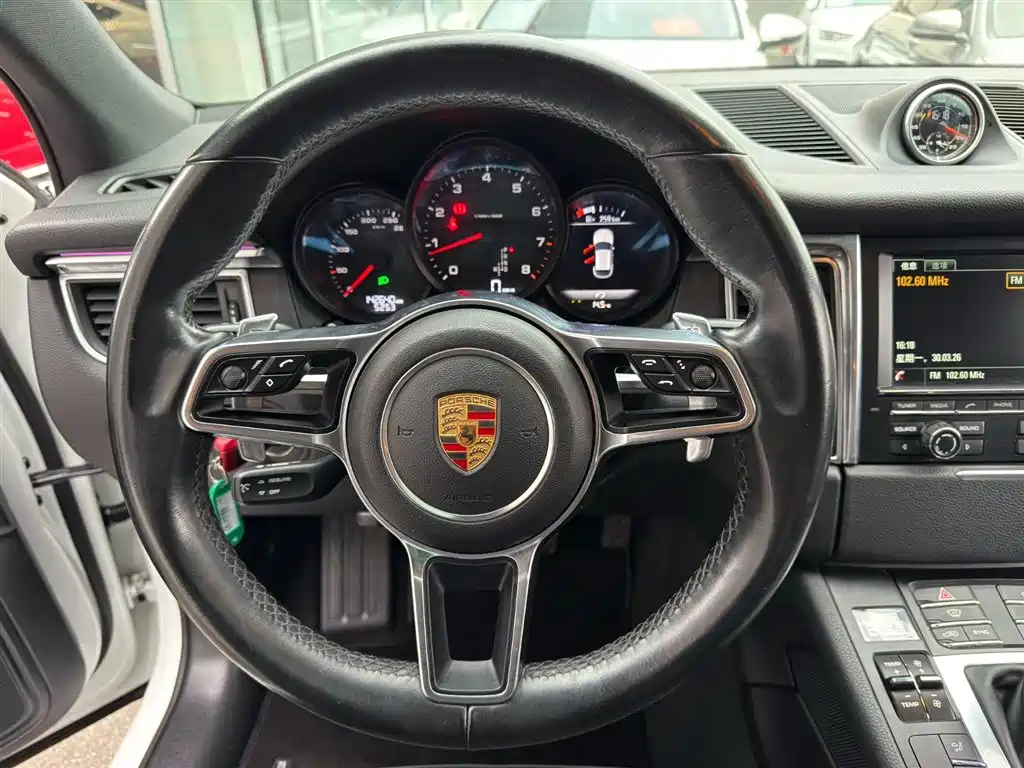 Porsche Macan 2015 — фото 10