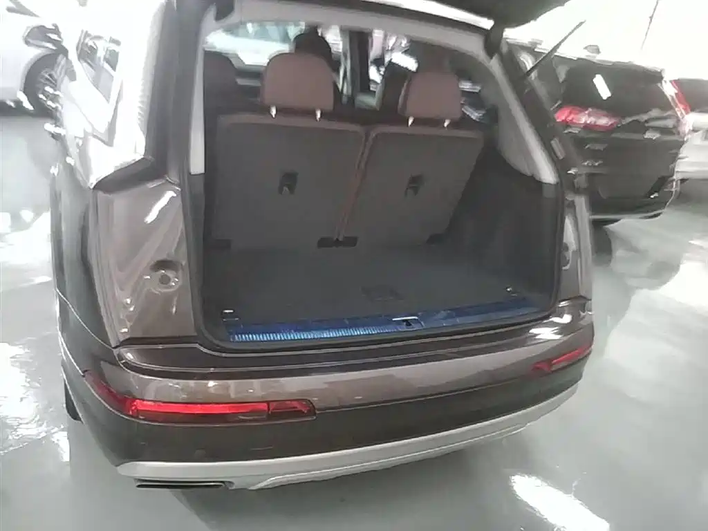 Audi Q7 2017 — фото 19