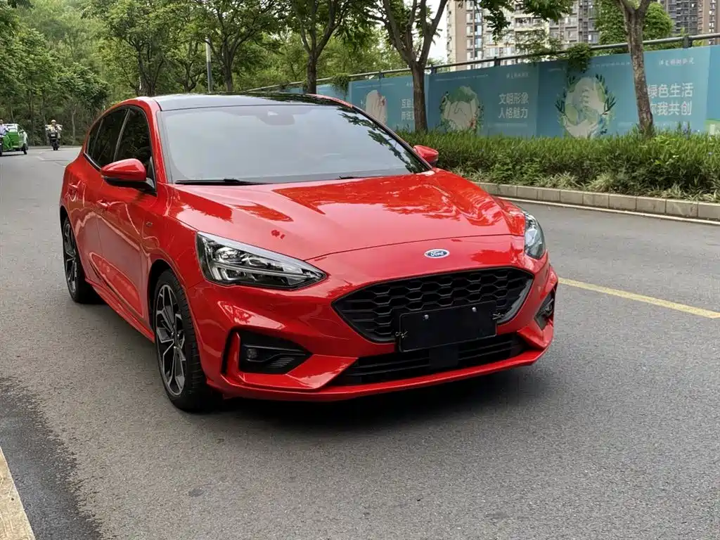 Ford Focus 2020 — фото 12