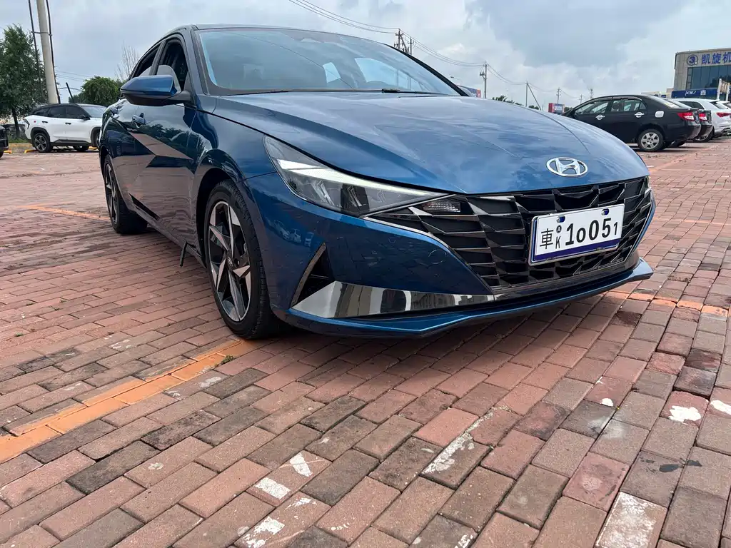 Hyundai Elantra 2022