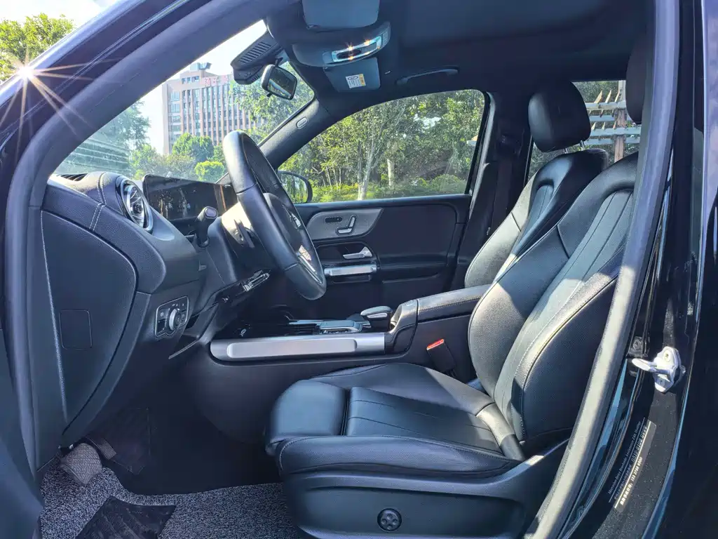 Mercedes-Benz GLB 2021