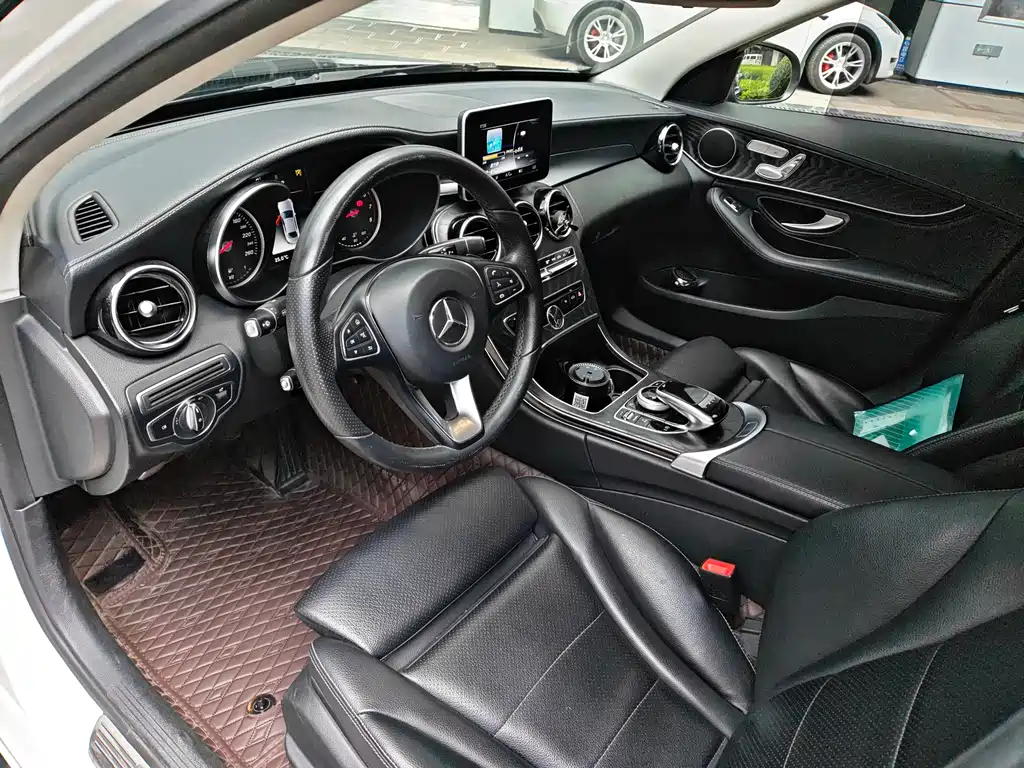Mercedes-Benz C-Class 2018 — фото 4