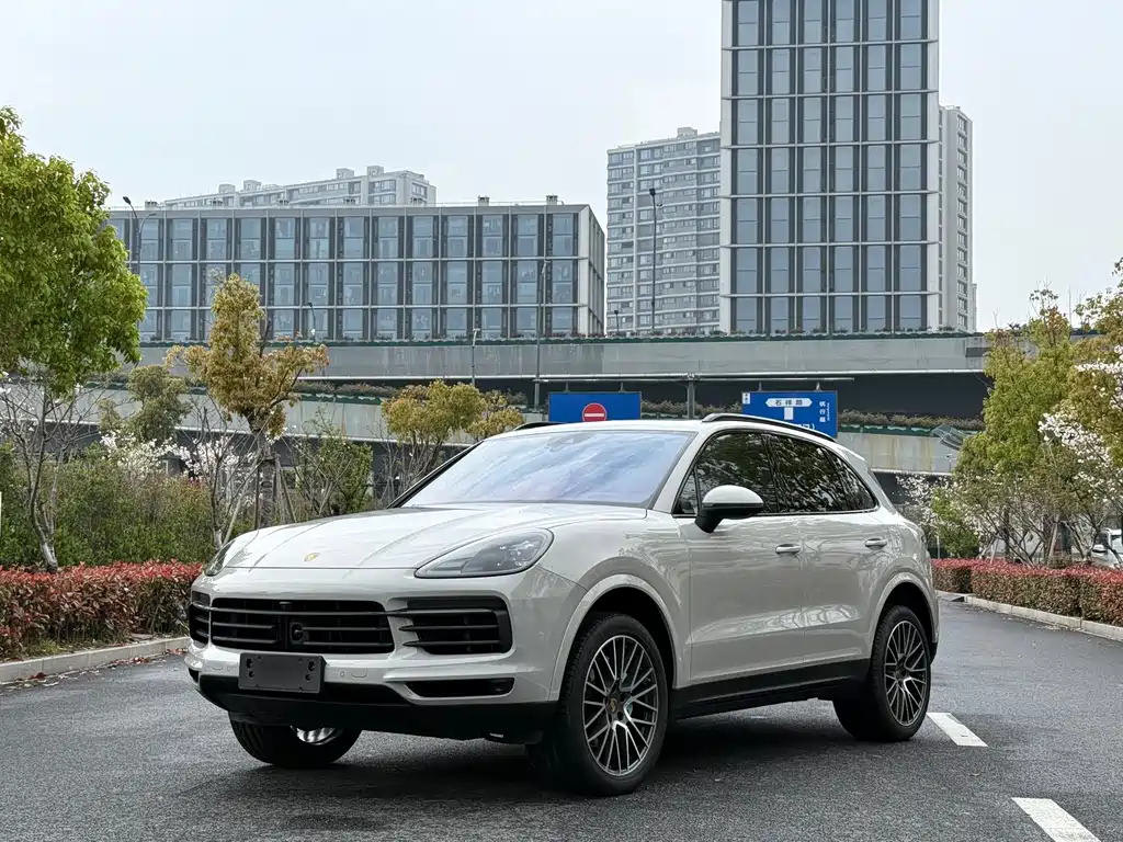 Porsche Cayenne 2023 — фото 1