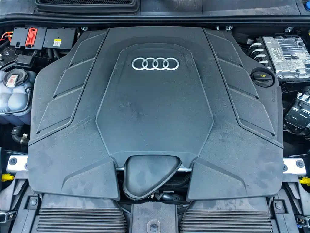 Audi Q8 2025 — фото 17