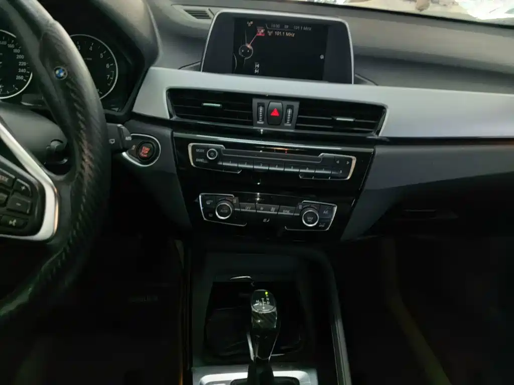 BMW X1 2017 — фото 13