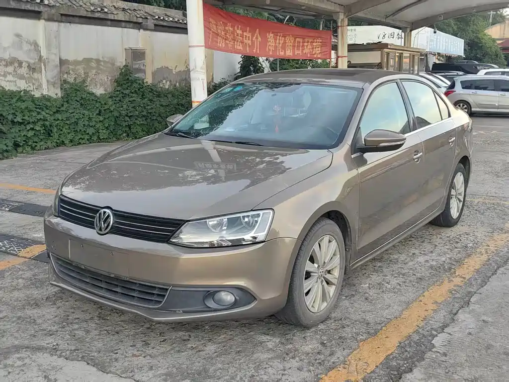 Volkswagen Sagitar 2013