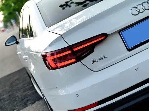 Audi A4L 2018