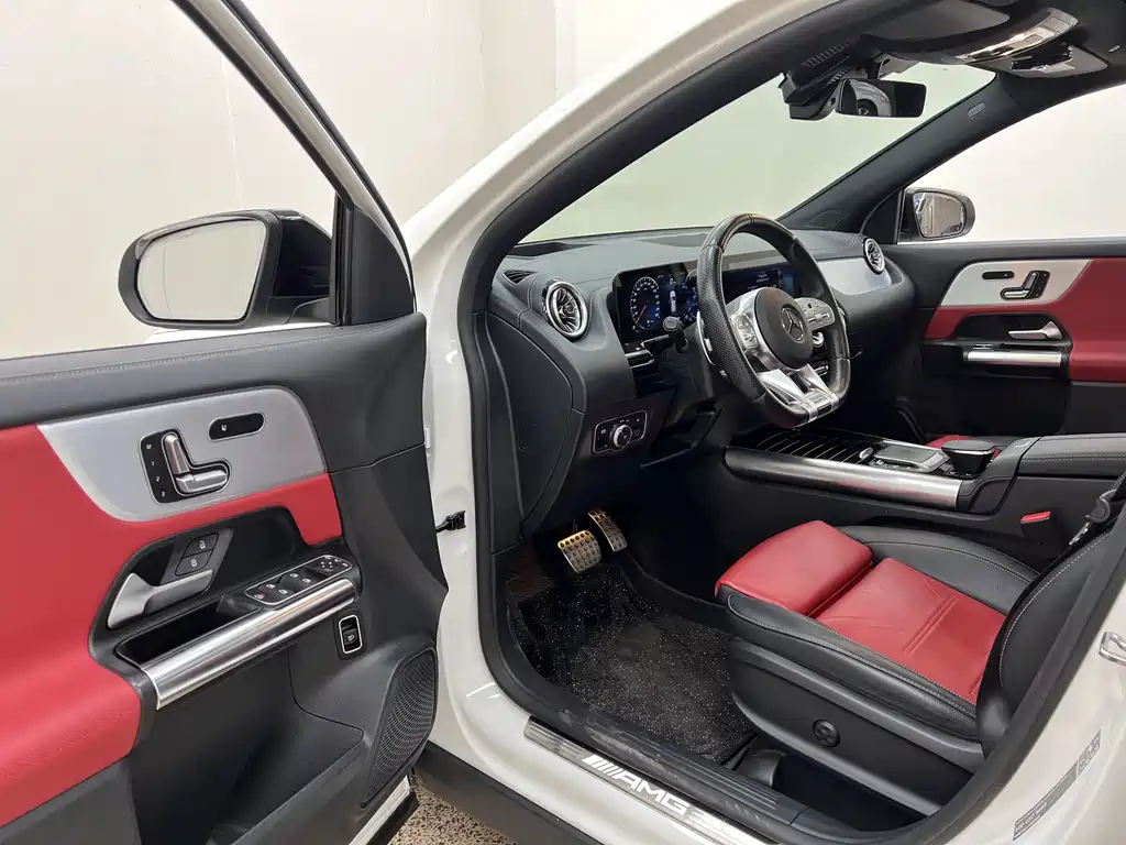 Mercedes-Benz GLA AMG 2022 — фото 14