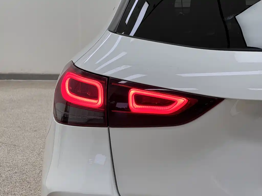 Mercedes-Benz GLA AMG 2022 — фото 10