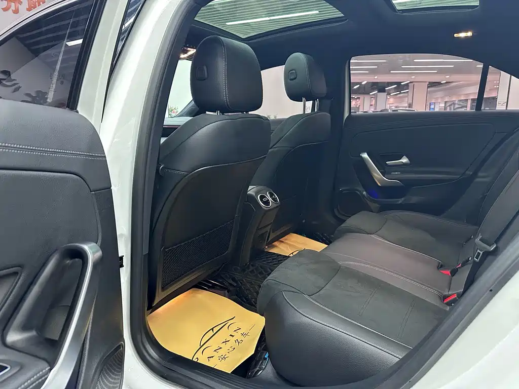 Mercedes-Benz A-Class 2023 — фото 19