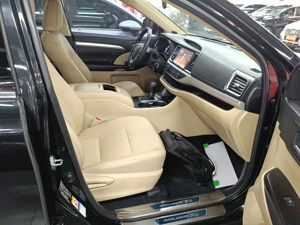 Toyota Highlander 2019 — фото 19