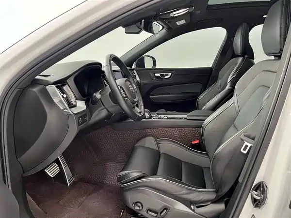 Volvo XC60 2022