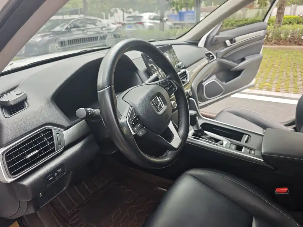 Honda Inspire 2019 — фото 16