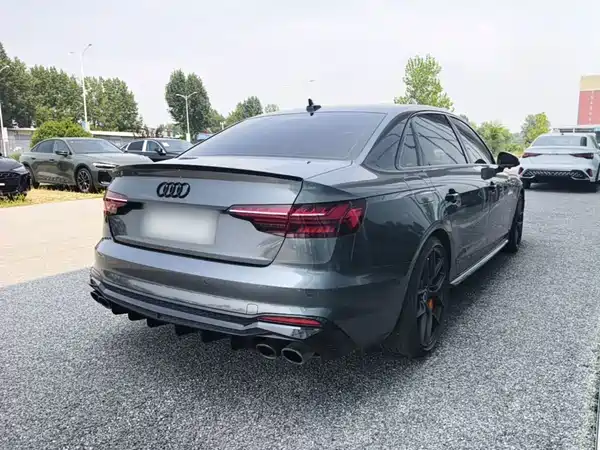 Audi A4L 2021