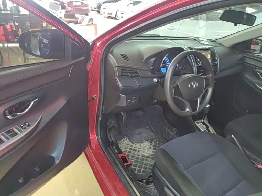 Toyota Yaris L 2016 — фото 16