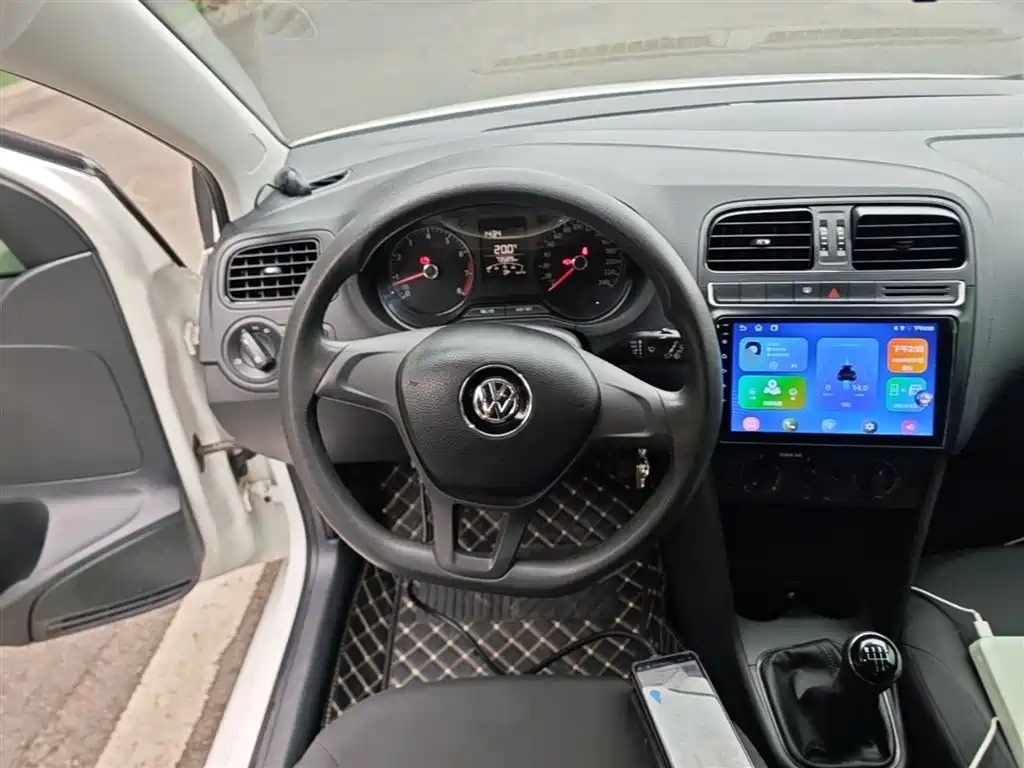 Volkswagen Polo 2016 — фото 10