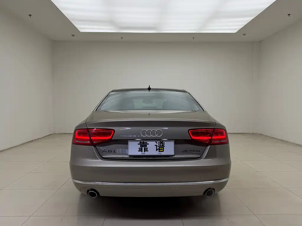 Audi A8 2015 — фото 4