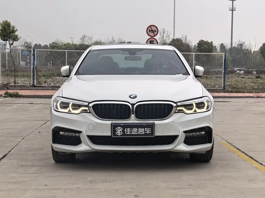 BMW 5 Series 2018 — фото 2