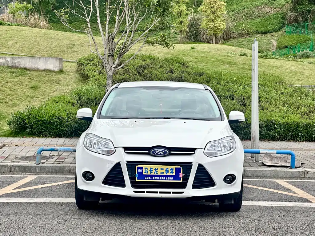 Ford Focus 2014 — фото 2