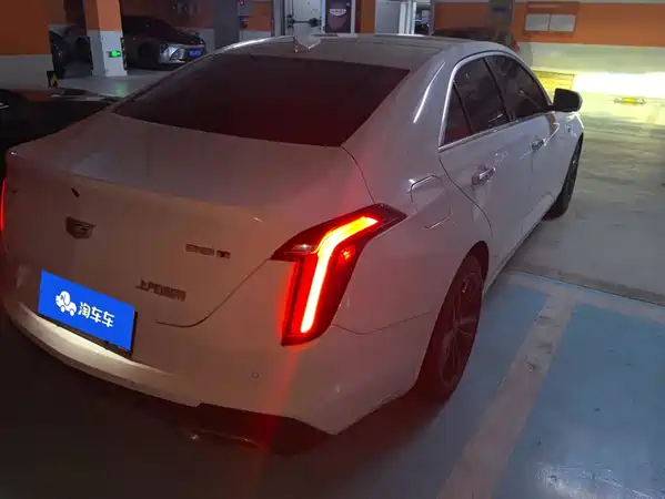 Cadillac CT4 2023