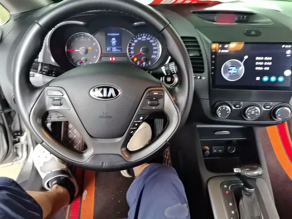 Kia K3 2015 — фото 10
