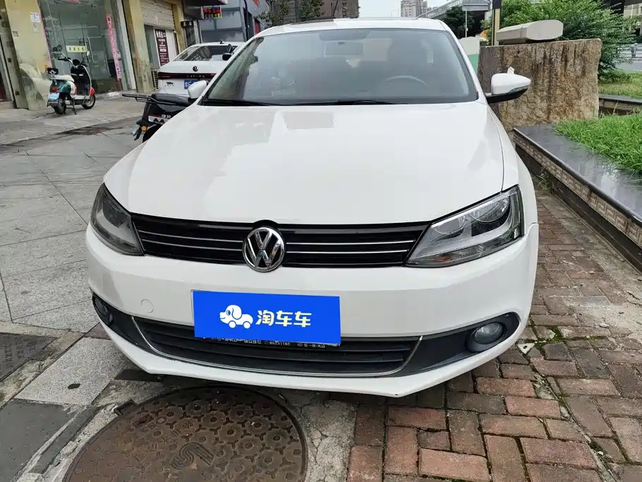 Volkswagen Sagitar 2014