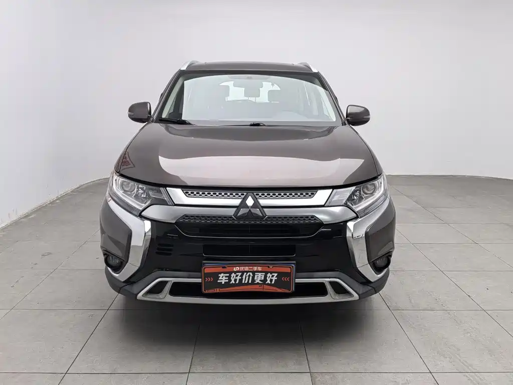 Mitsubishi Outlander 2019 — фото 3