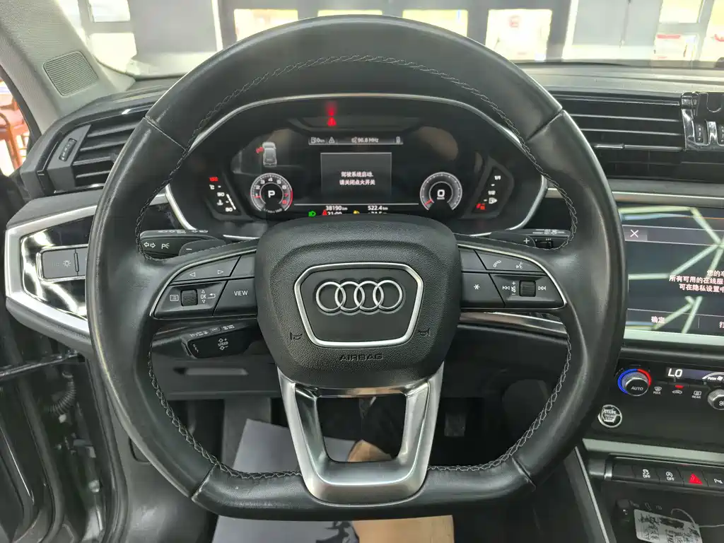 Audi Q3 2023 — фото 16
