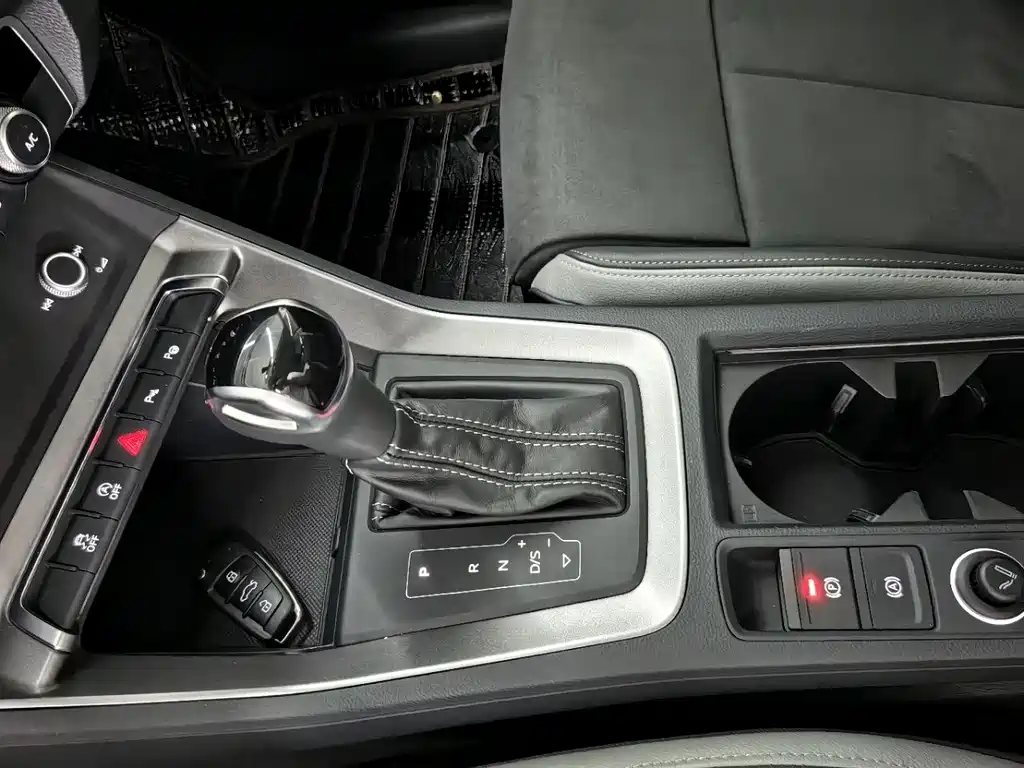 Audi Q3 2023 — фото 10