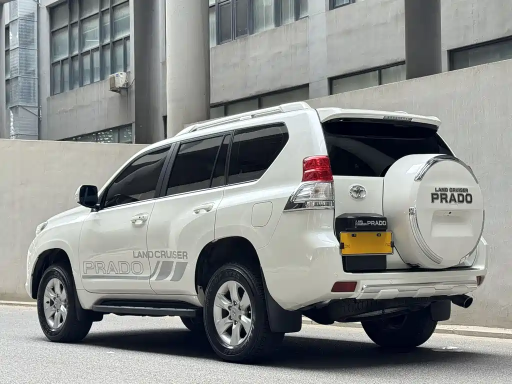 Toyota Prado 2013 — фото 4