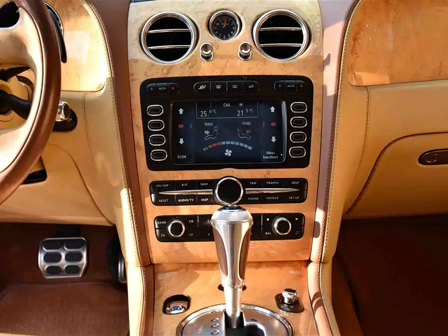 Bentley Flying Spur 2008 — фото 16