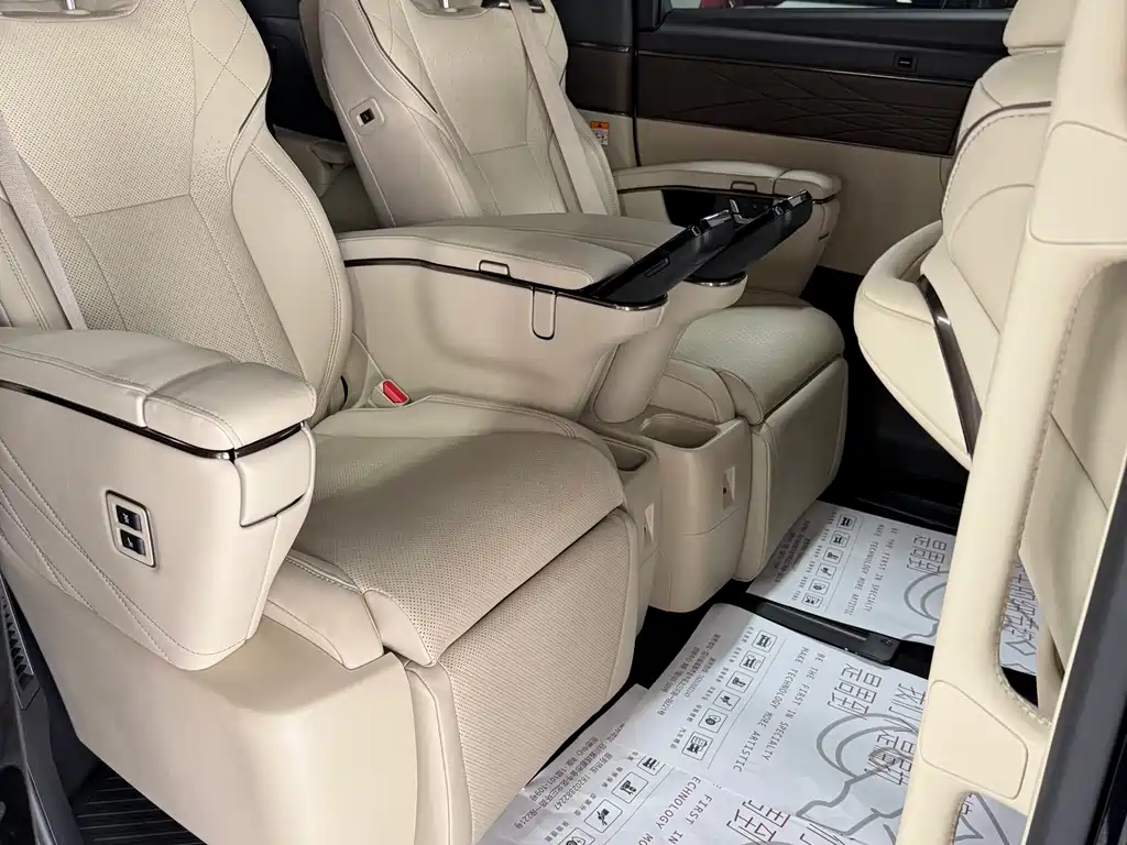 Toyota Alphard 2026 — фото 7