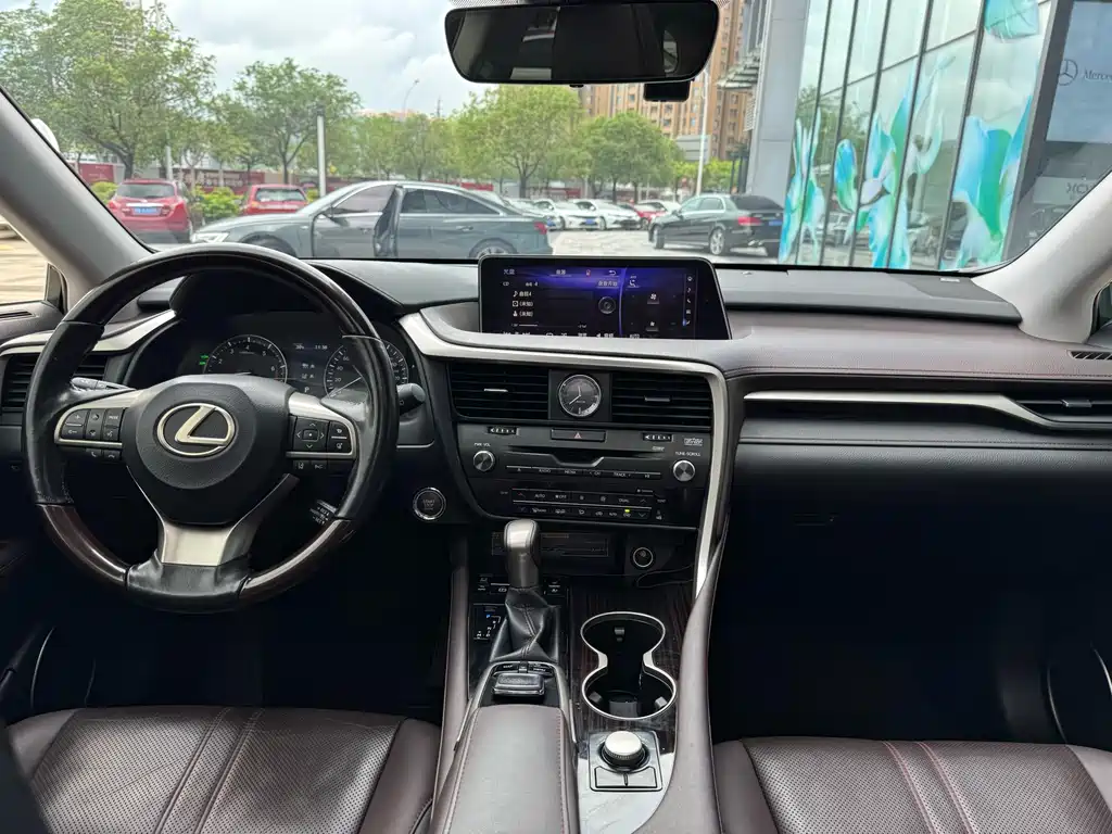 Lexus RX 2018 — фото 11
