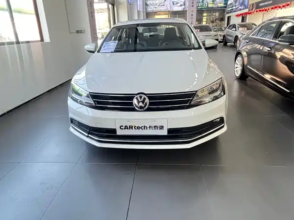 Volkswagen Sagitar 2018