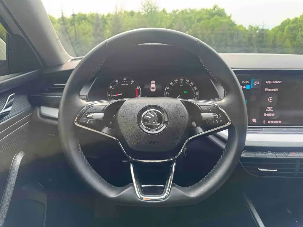 Skoda Octavia 2023 — фото 15