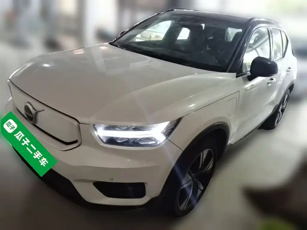 Volvo XC40 NEV 2021 — фото 3