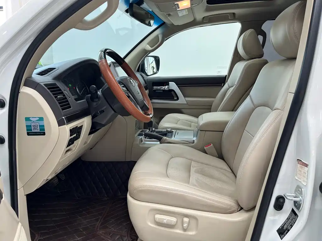 Toyota Land Cruiser 2019 — фото 3