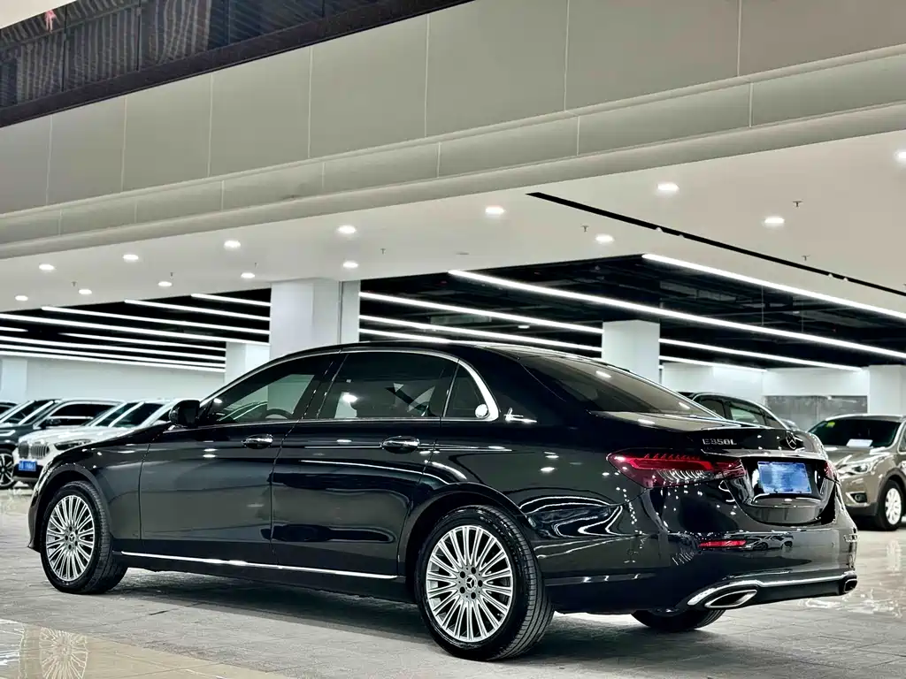 Mercedes-Benz E-Class 2021 — фото 16