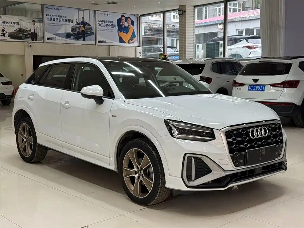 Audi Q2L 2023 — фото 3