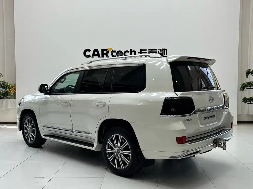 Toyota Land Cruiser 2019 — фото 13