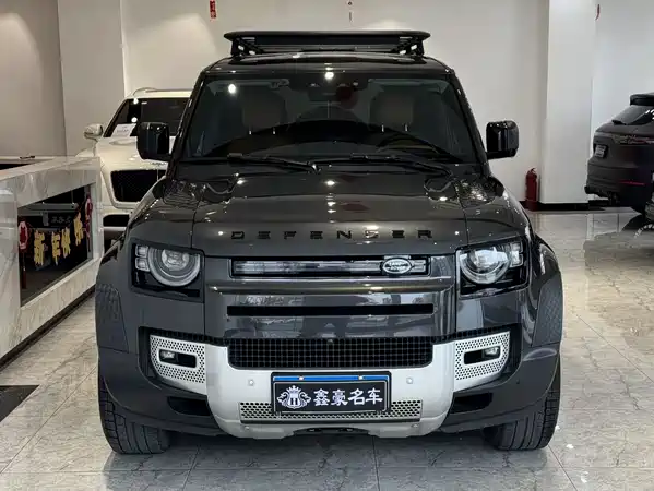 Land Rover Defender 2023