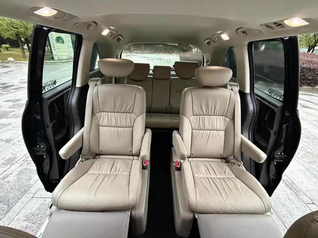 Honda Odyssey 2015 — фото 14