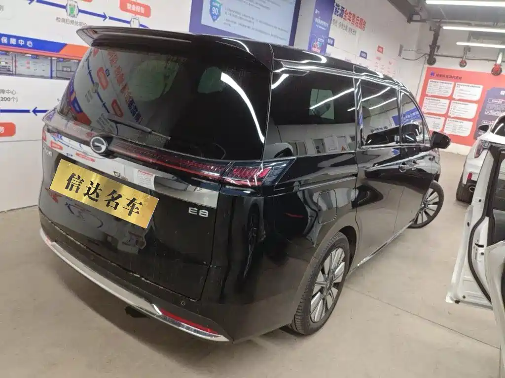 GAC Motor E8 PHEV 2025 — фото 8