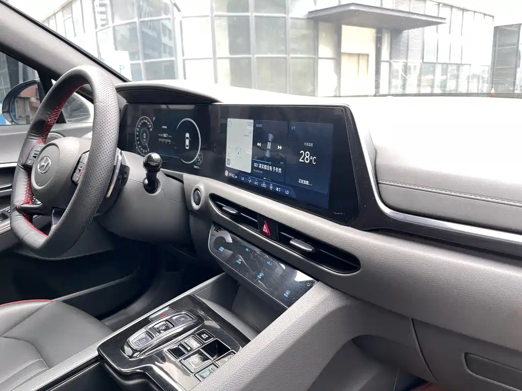 Hyundai Sonata 2021 — фото 16