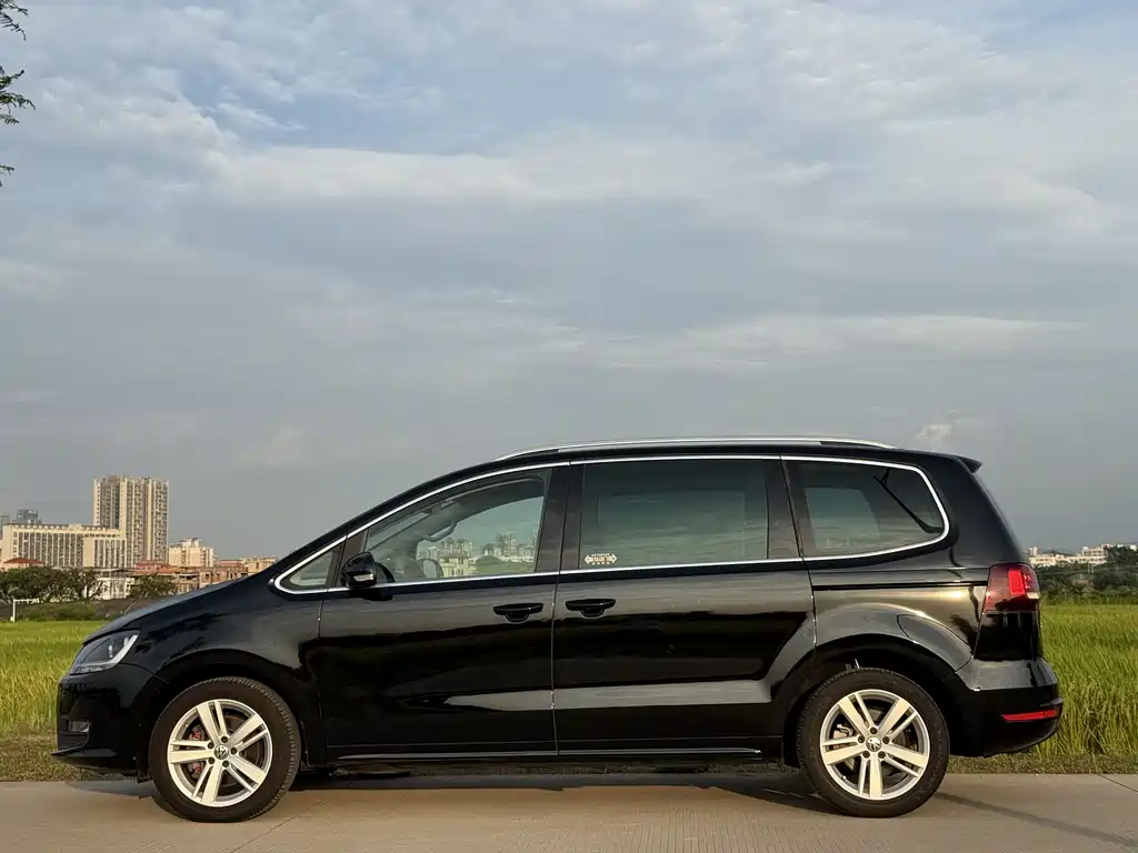Volkswagen Sharan 2017 — фото 4